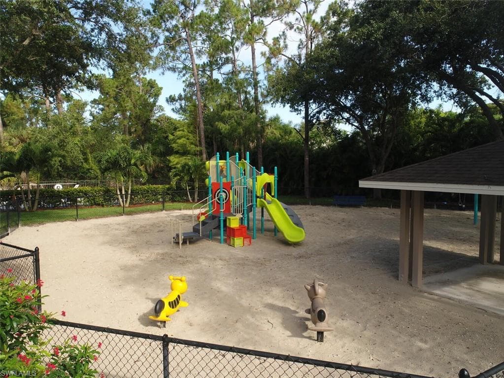 1331 Briarwood Ct, Naples, FL 34104-46