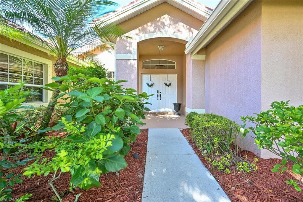 1331 Briarwood Ct, Naples, FL 34104-5