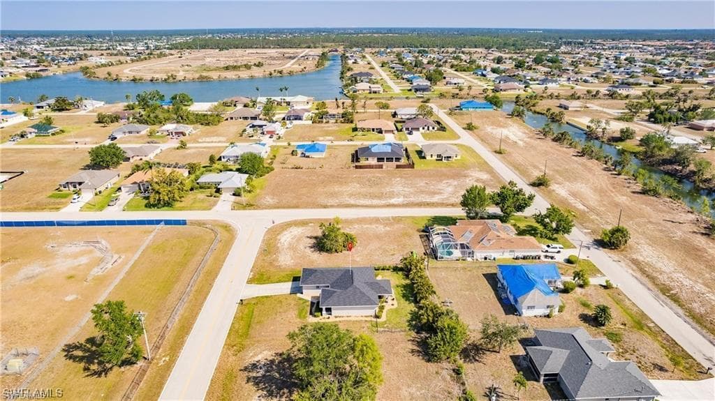 1809 12th Pl, Cape Coral, FL 33909-28