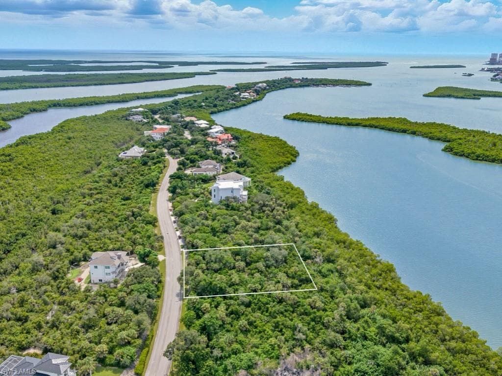 1097 Blue Hill Creek Dr, Marco Island, FL 34145-10