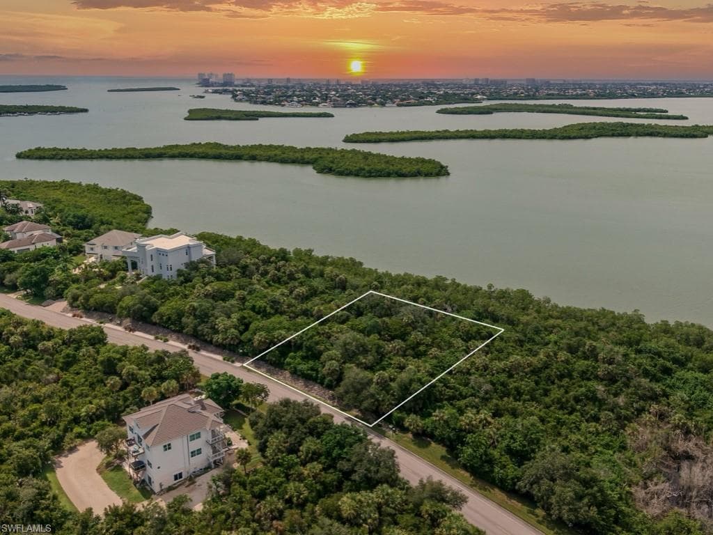 1097 Blue Hill Creek Dr, Marco Island, FL 34145-1