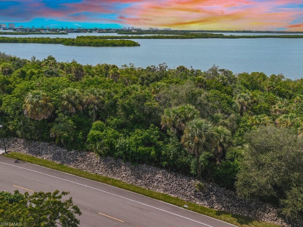1097 Blue Hill Creek Dr, Marco Island, FL 34145-30
