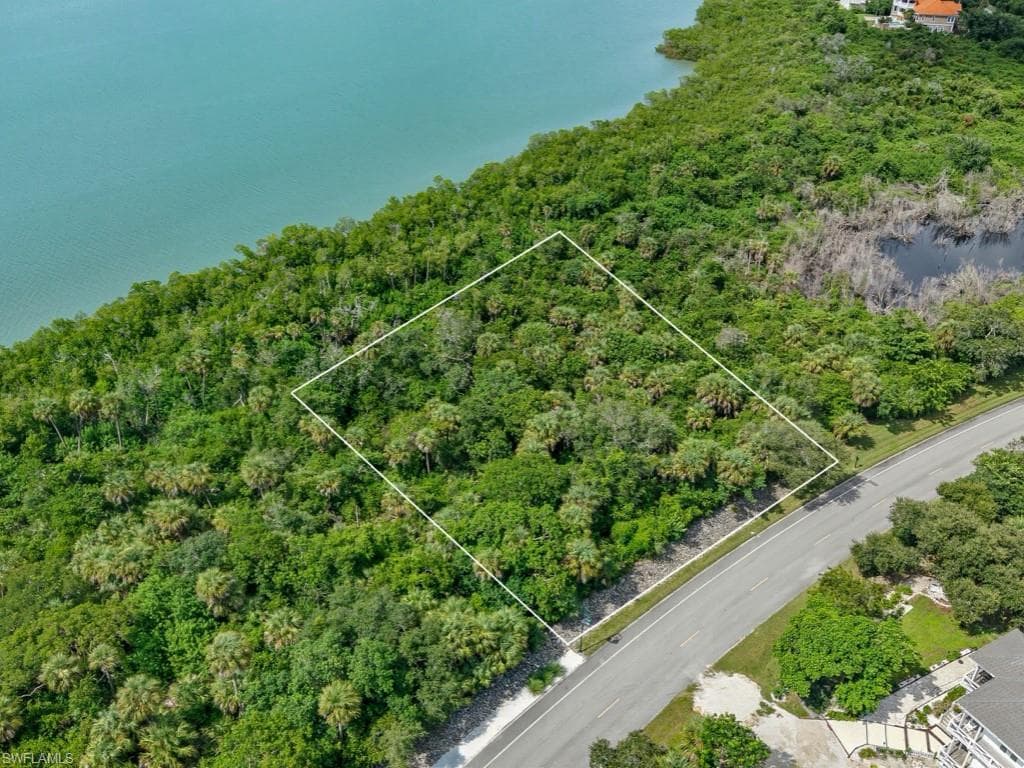 1097 Blue Hill Creek Dr, Marco Island, FL 34145-4