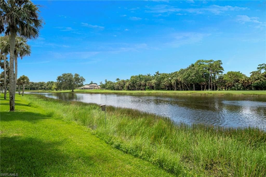 110 Wilderness Dr 129, Naples, FL 34105-20