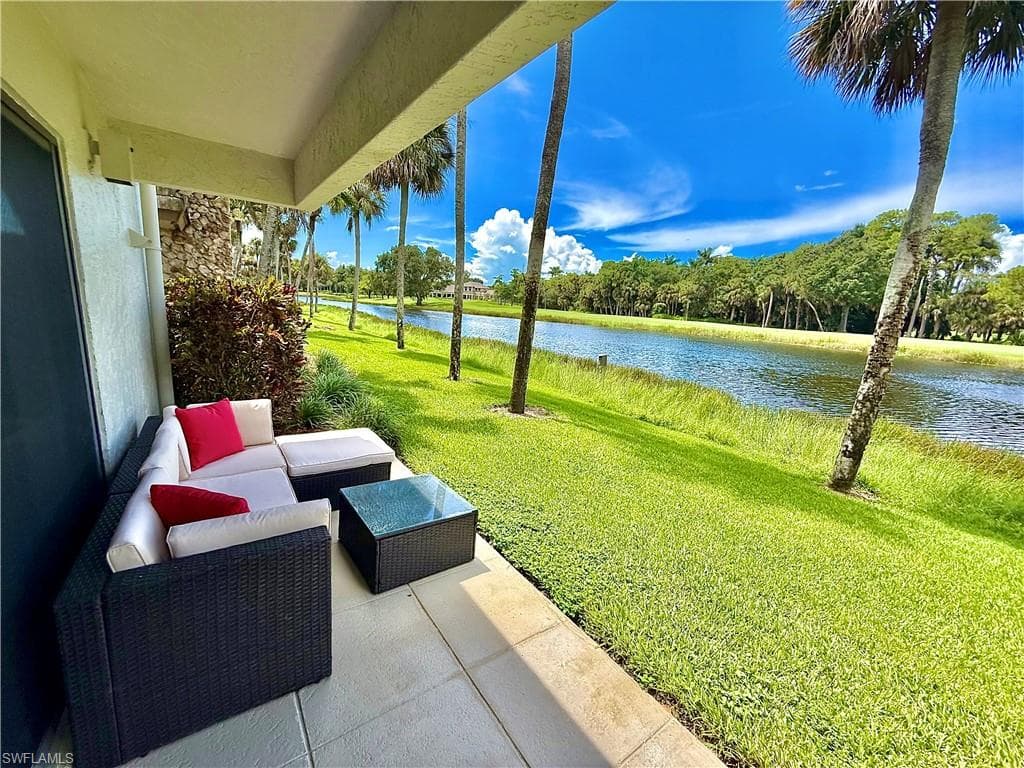 110 Wilderness Dr 129, Naples, FL 34105-5