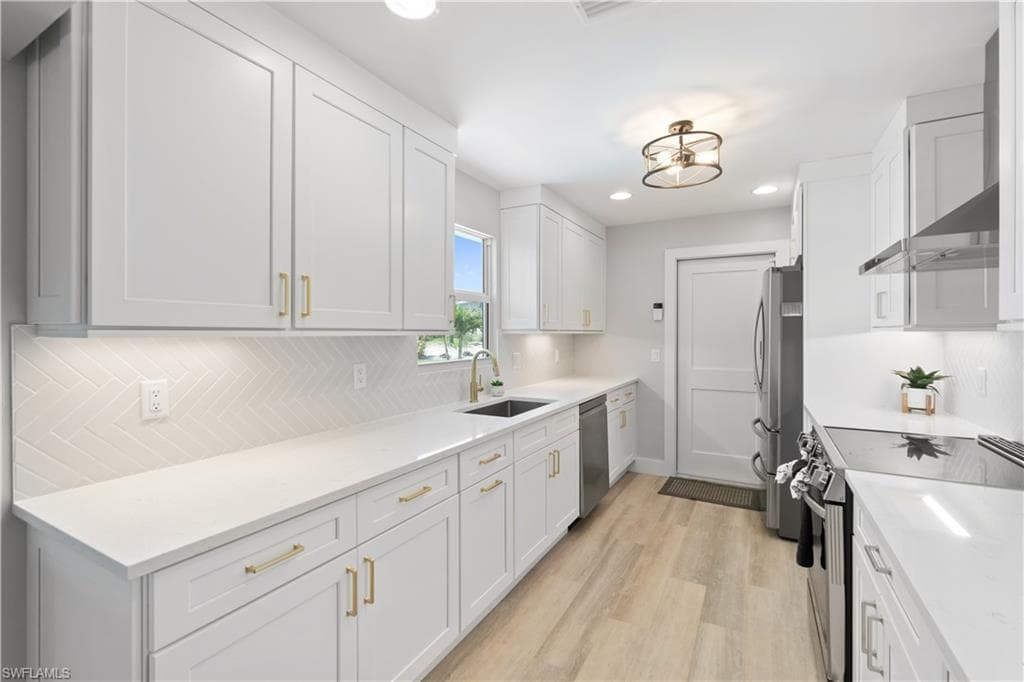 5161 Williams Dr, Fort Myers Beach, FL 33931-8