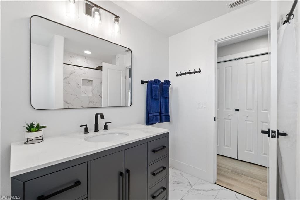 5161 Williams Dr, Fort Myers Beach, FL 33931-31