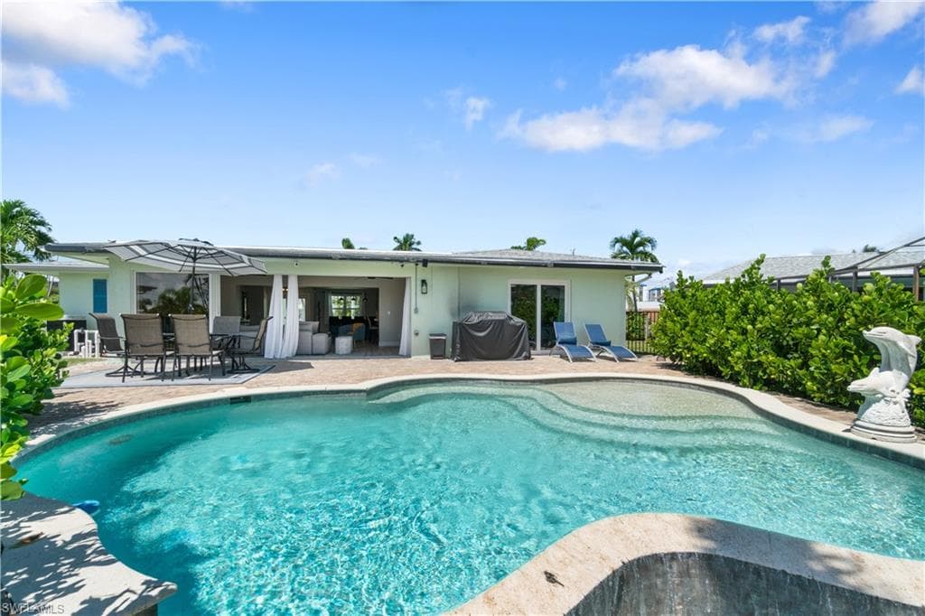 5161 Williams Dr, Fort Myers Beach, FL 33931-35