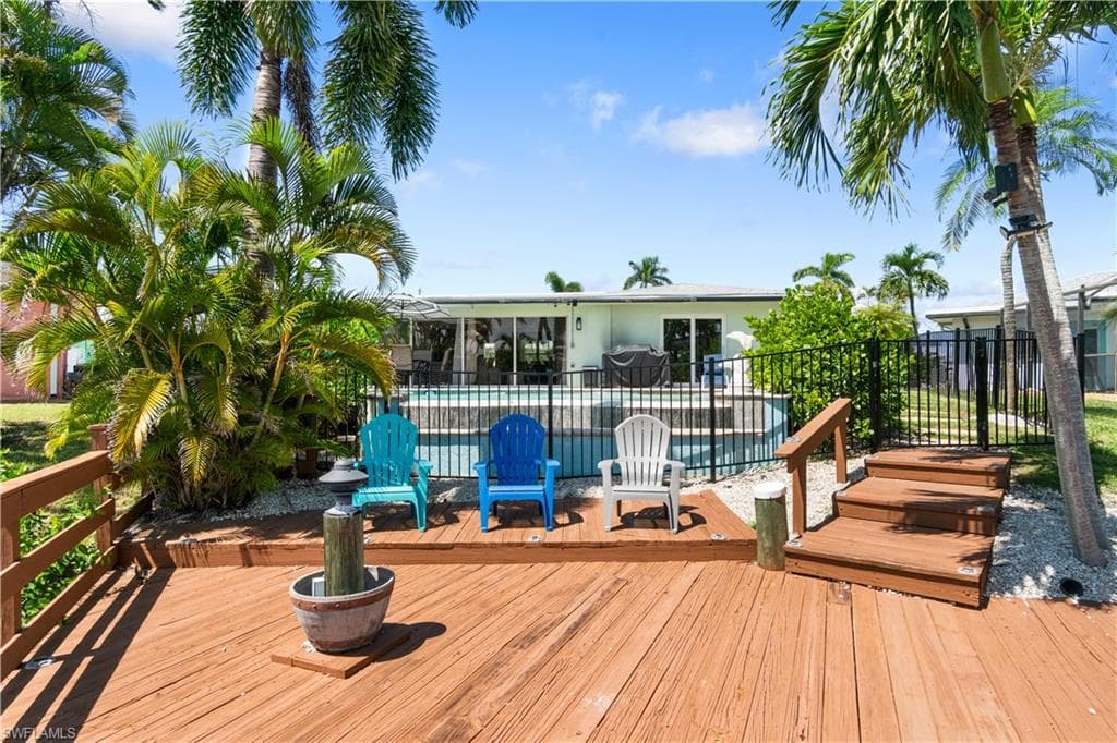 5161 Williams Dr, Fort Myers Beach, FL 33931-39