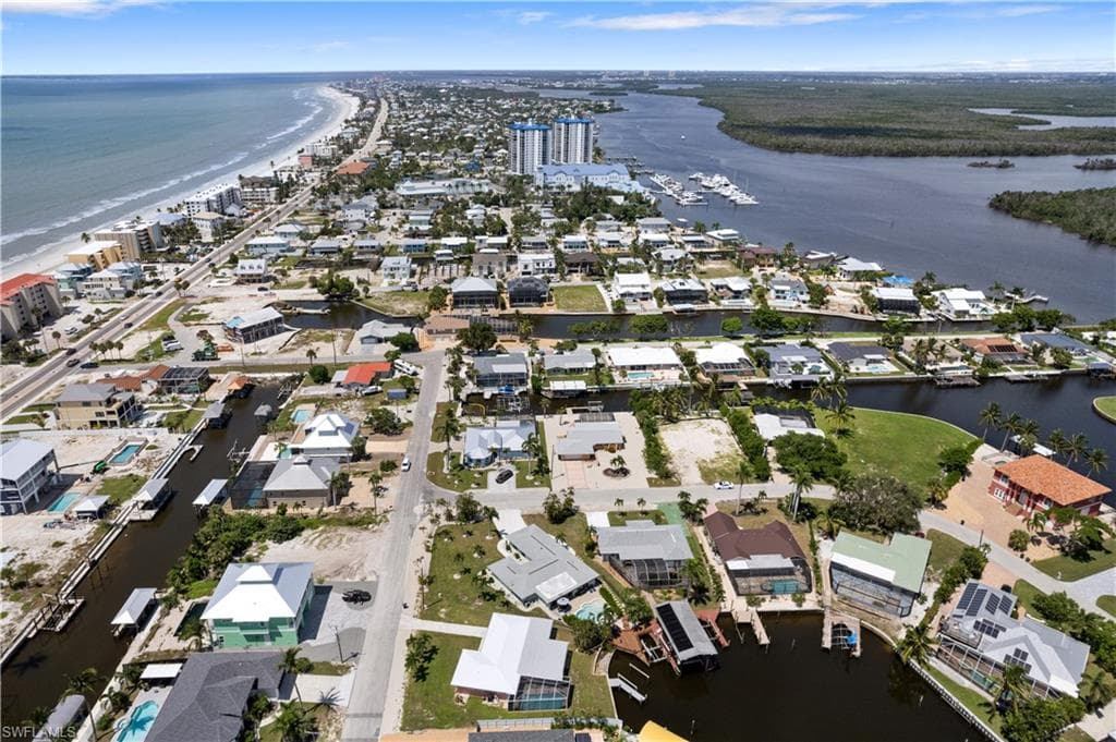 5161 Williams Dr, Fort Myers Beach, FL 33931-6