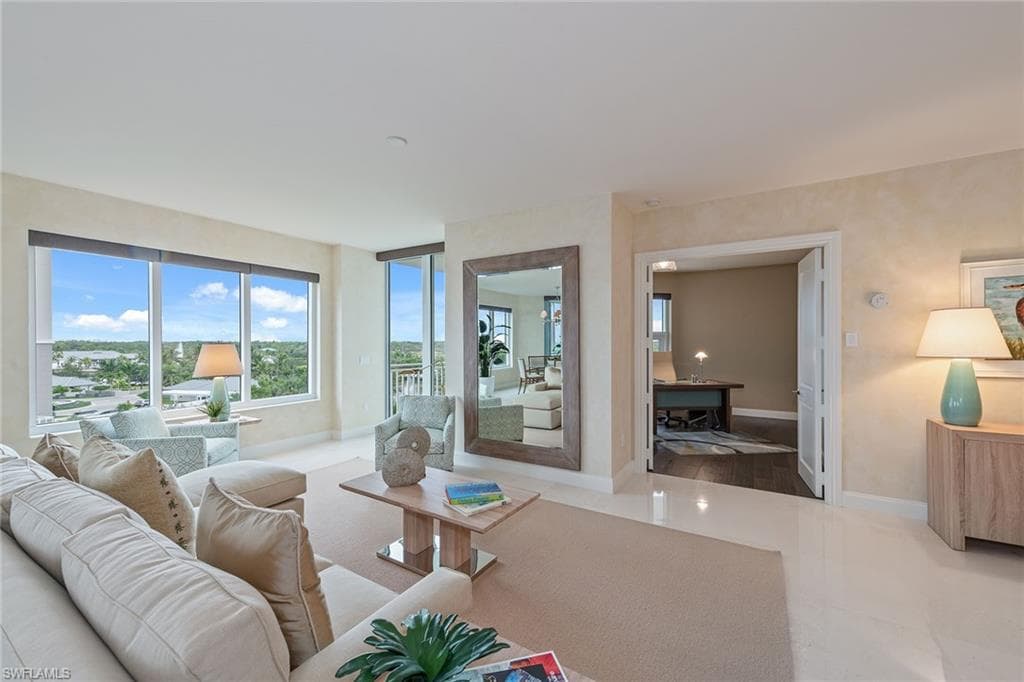 13675 Vanderbilt Dr I610, Naples, FL 34110-21