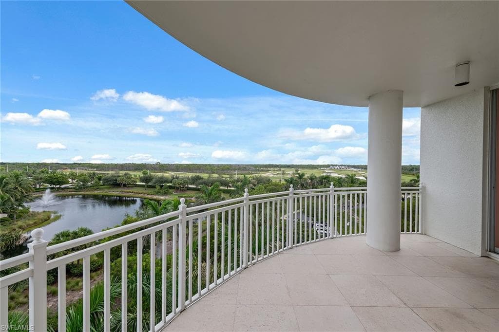 13675 Vanderbilt Dr I610, Naples, FL 34110-25