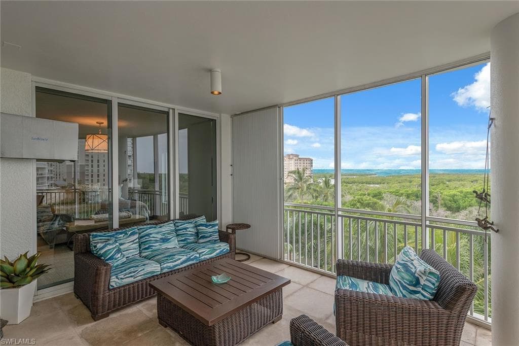 13675 Vanderbilt Dr I610, Naples, FL 34110-27