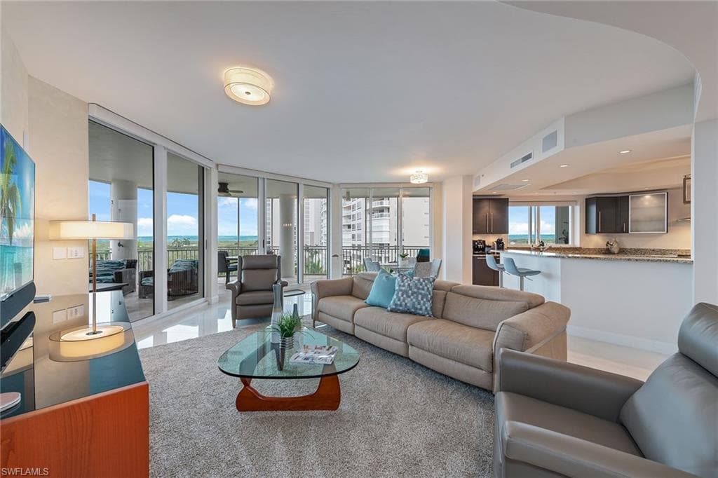 13675 Vanderbilt Dr I610, Naples, FL 34110-4