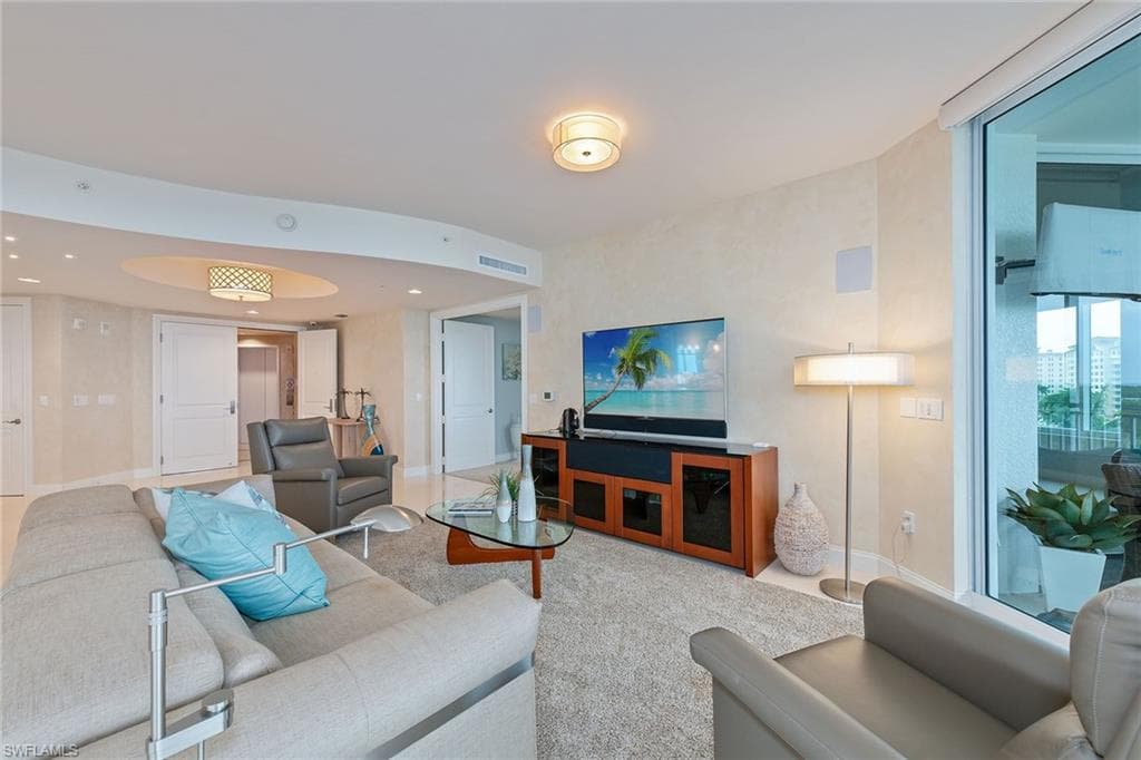 13675 Vanderbilt Dr 610, Naples, FL 34110-4