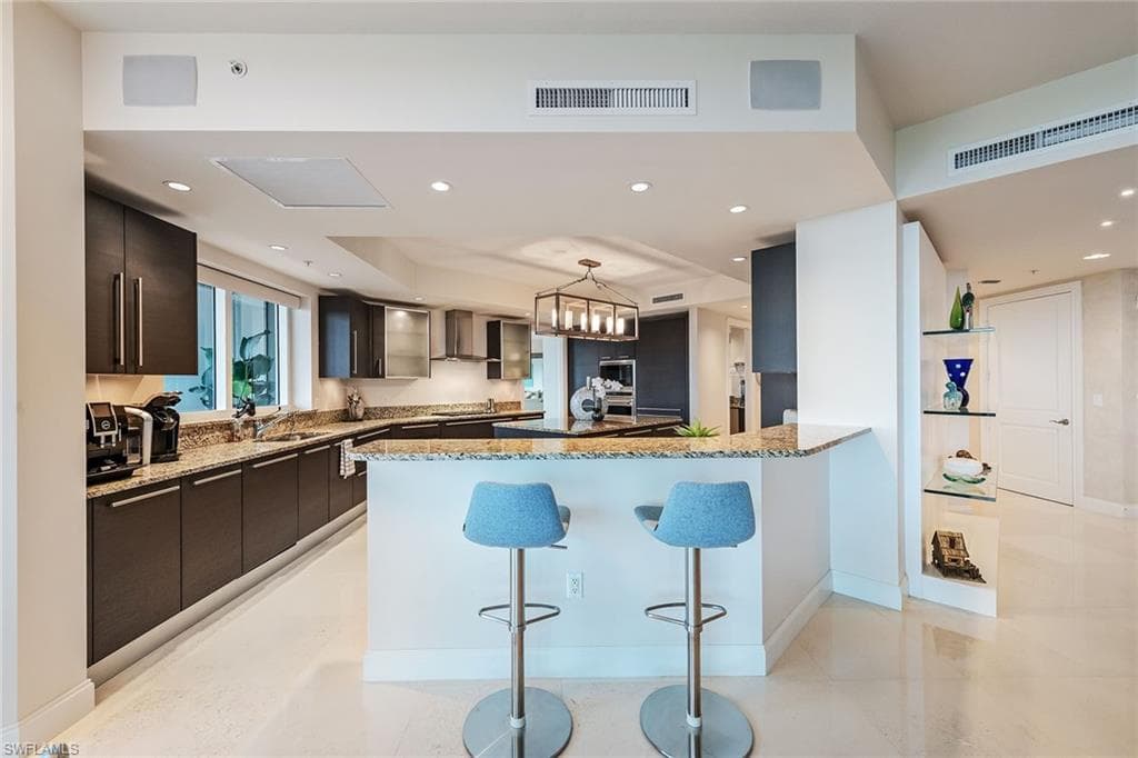 13675 Vanderbilt Dr I610, Naples, FL 34110-6