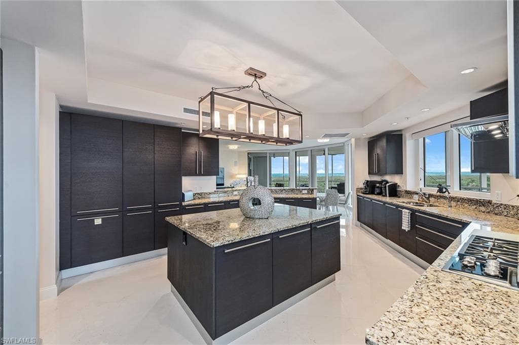 13675 Vanderbilt Dr I610, Naples, FL 34110-8