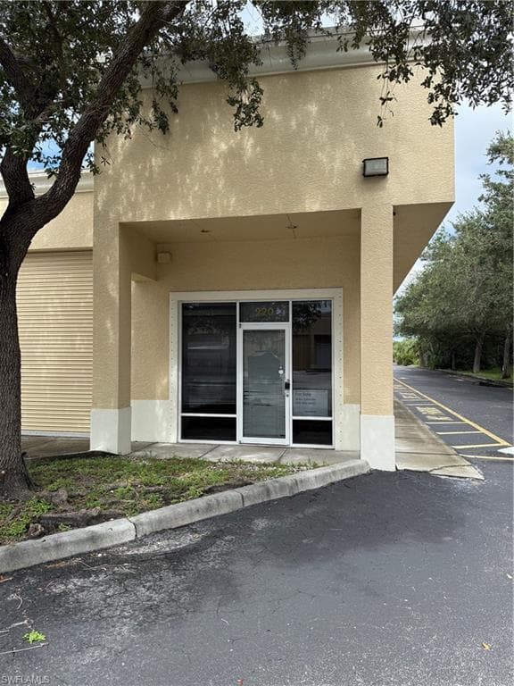 3894 Mannix Dr 220, Naples, FL 34114-5