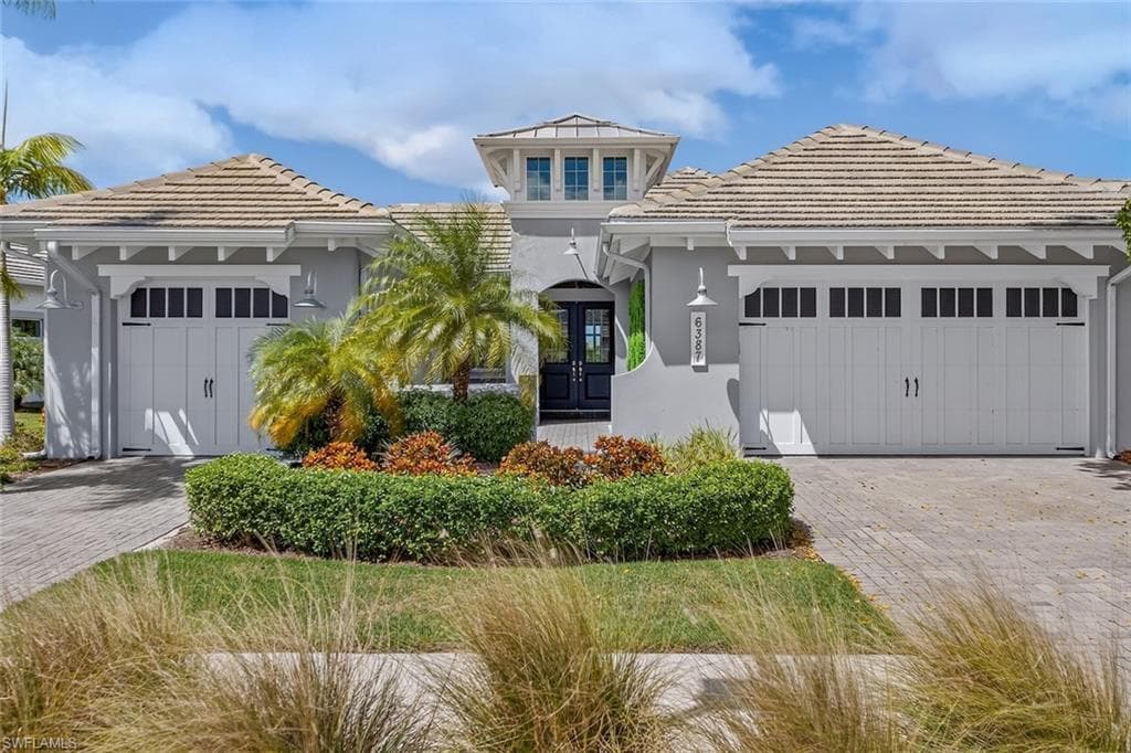 6387 Warwick Ave, Naples, FL 34113-8