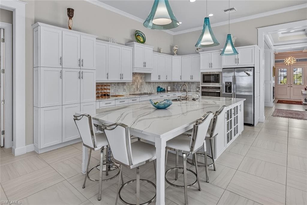 6387 Warwick Ave, Naples, FL 34113-17