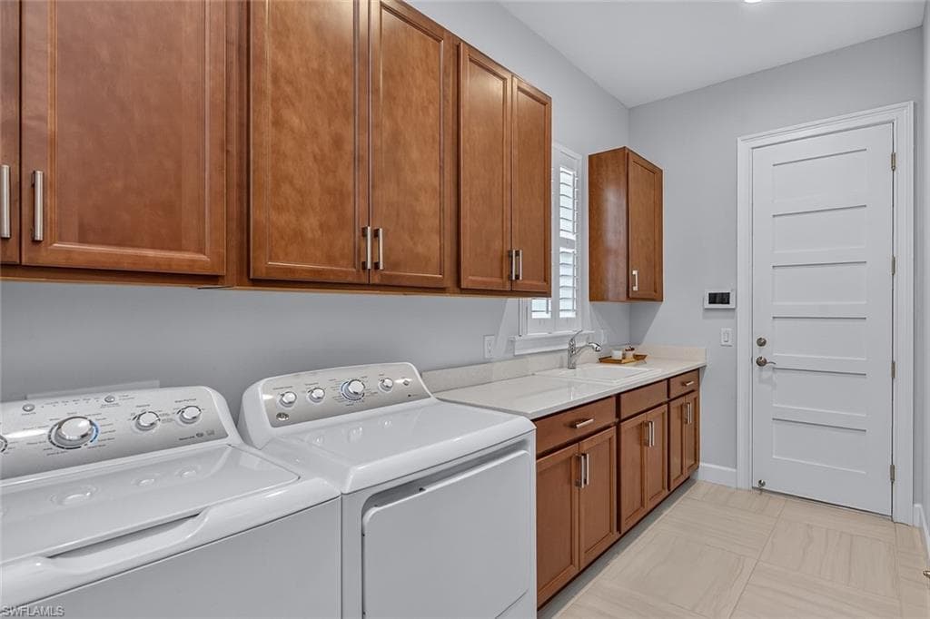 6387 Warwick Ave, Naples, FL 34113-26
