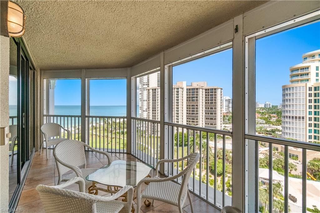 4401 Gulf Shore Blvd N 1204, Naples, FL 34103-3
