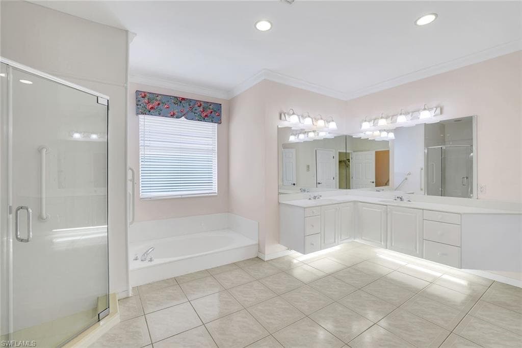 742 Orchid Ct, Marco Island, FL 34145-18