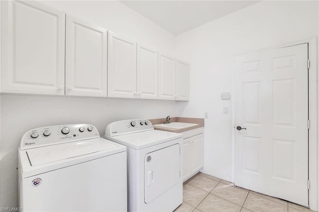 742 Orchid Ct, Marco Island, FL 34145-24