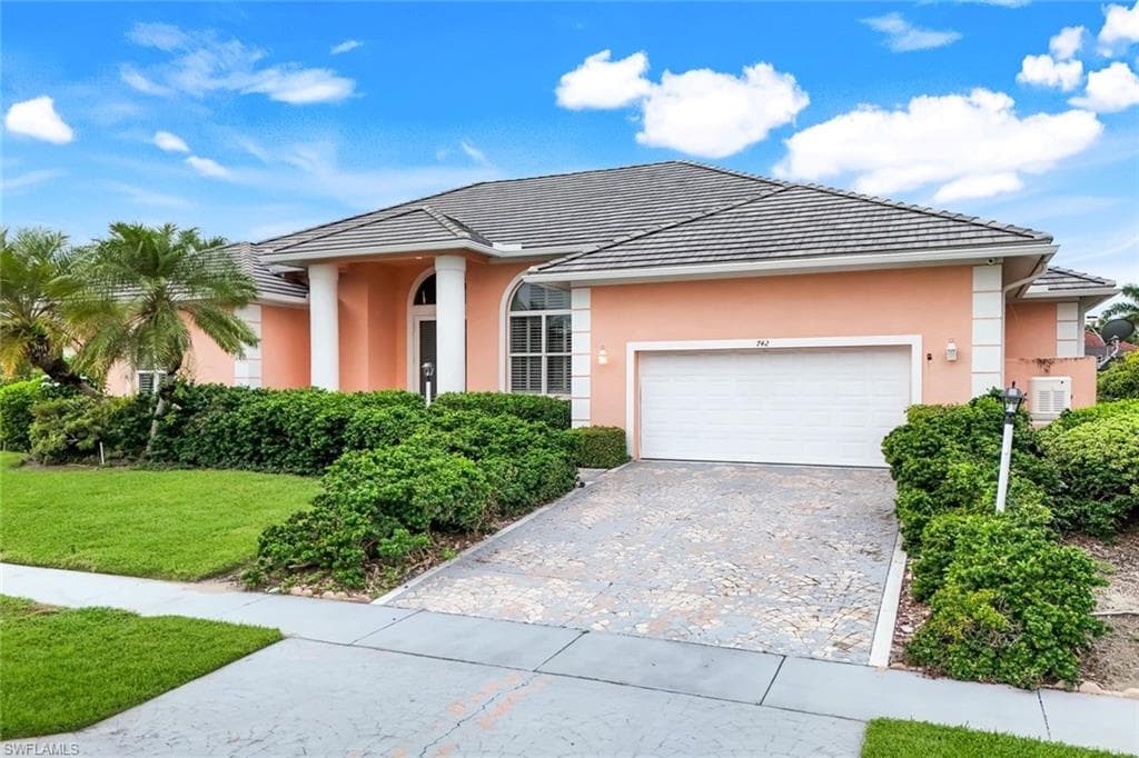 742 Orchid Ct, Marco Island, FL 34145-5