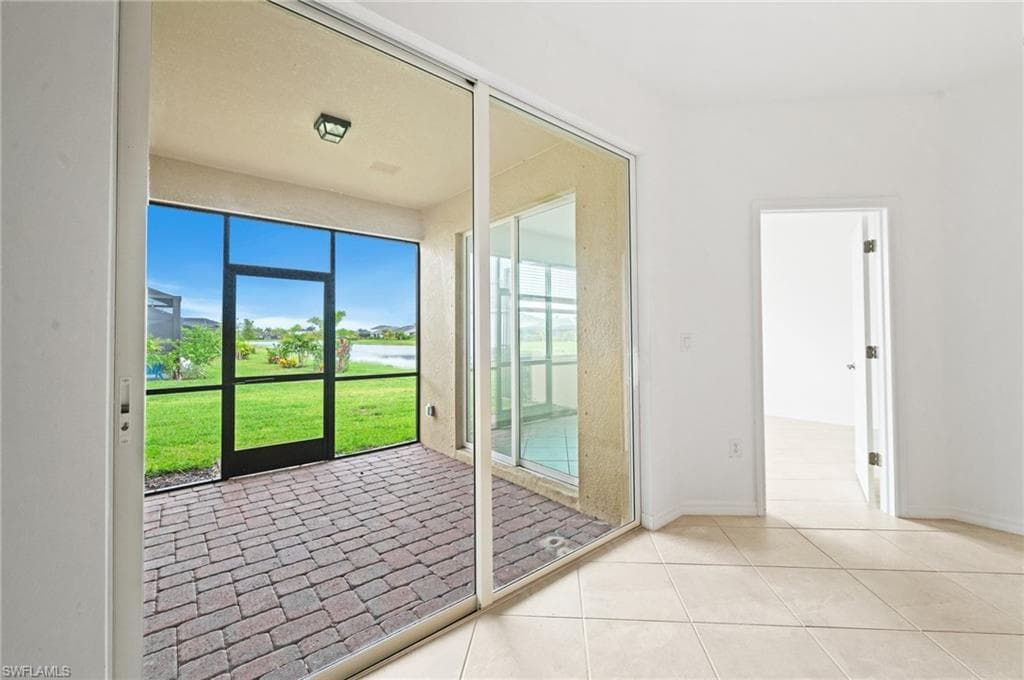 2616 Vine Ave, Naples, FL 34120-10