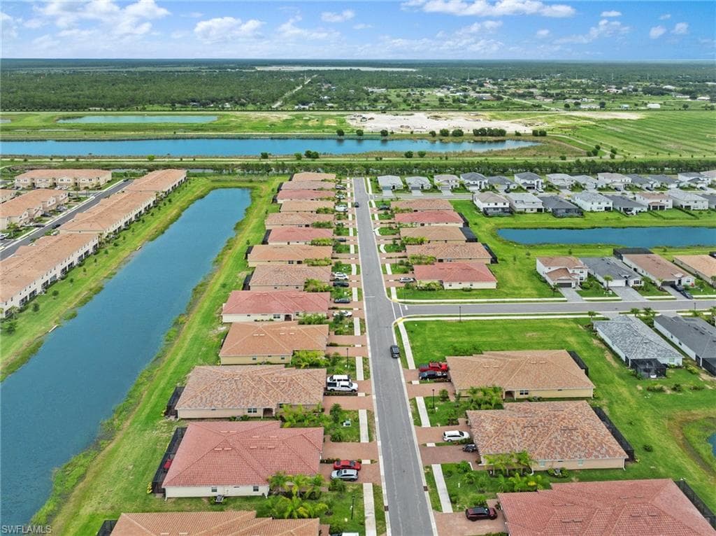 2616 Vine Ave, Naples, FL 34120-31