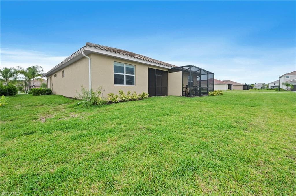 2616 Vine Ave, Naples, FL 34120-32