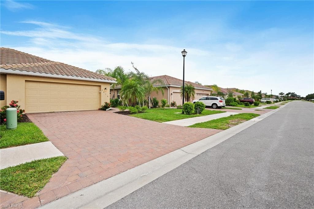 2616 Vine Ave, Naples, FL 34120-4