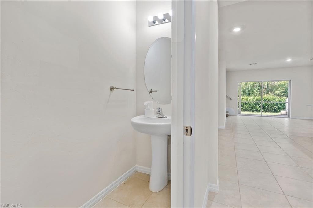 15535 Wildflower Cir, Naples, FL 34119-15