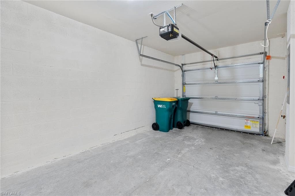 15535 Wildflower Cir, Naples, FL 34119-16