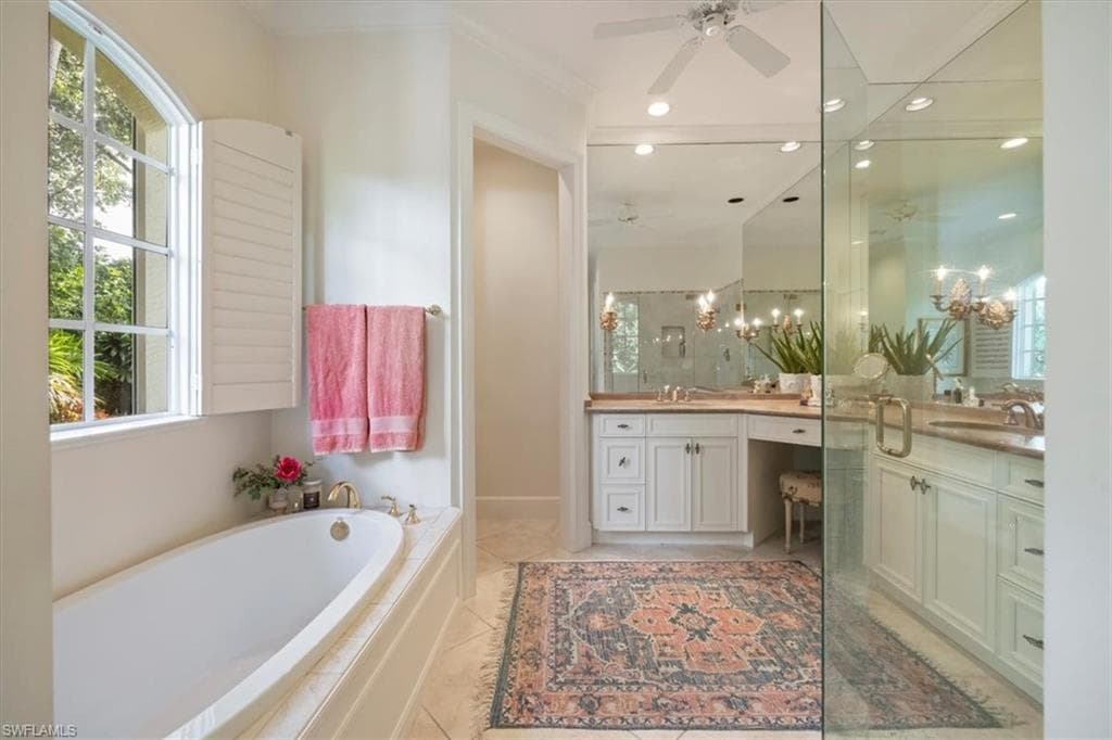 863 Turtle Ct, Naples, FL 34108-14