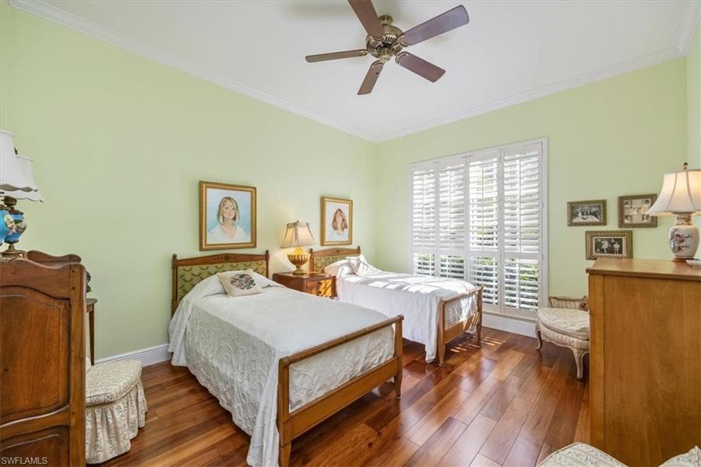 863 Turtle Ct, Naples, FL 34108-16