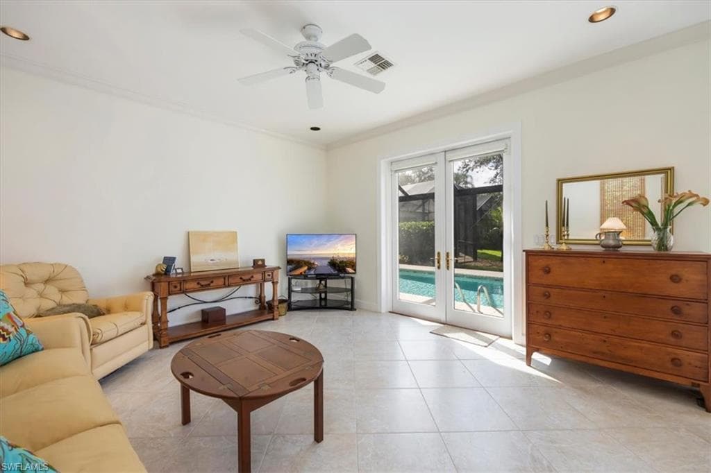 863 Turtle Ct, Naples, FL 34108-19