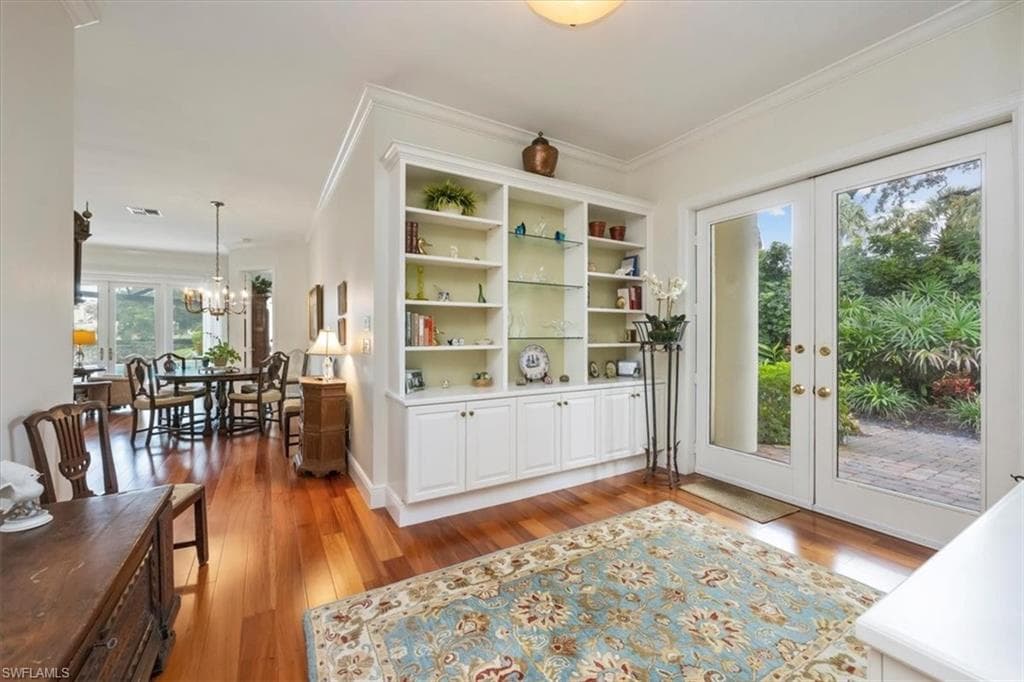 863 Turtle Ct, Naples, FL 34108-25