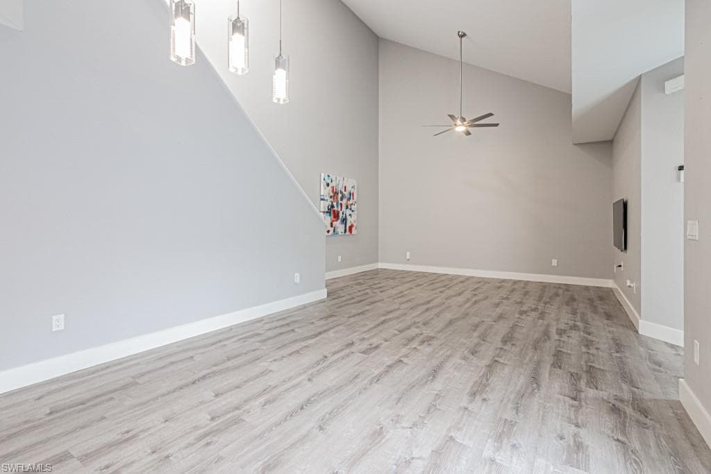 4544 Court Way 18d, Naples, FL 34109-21