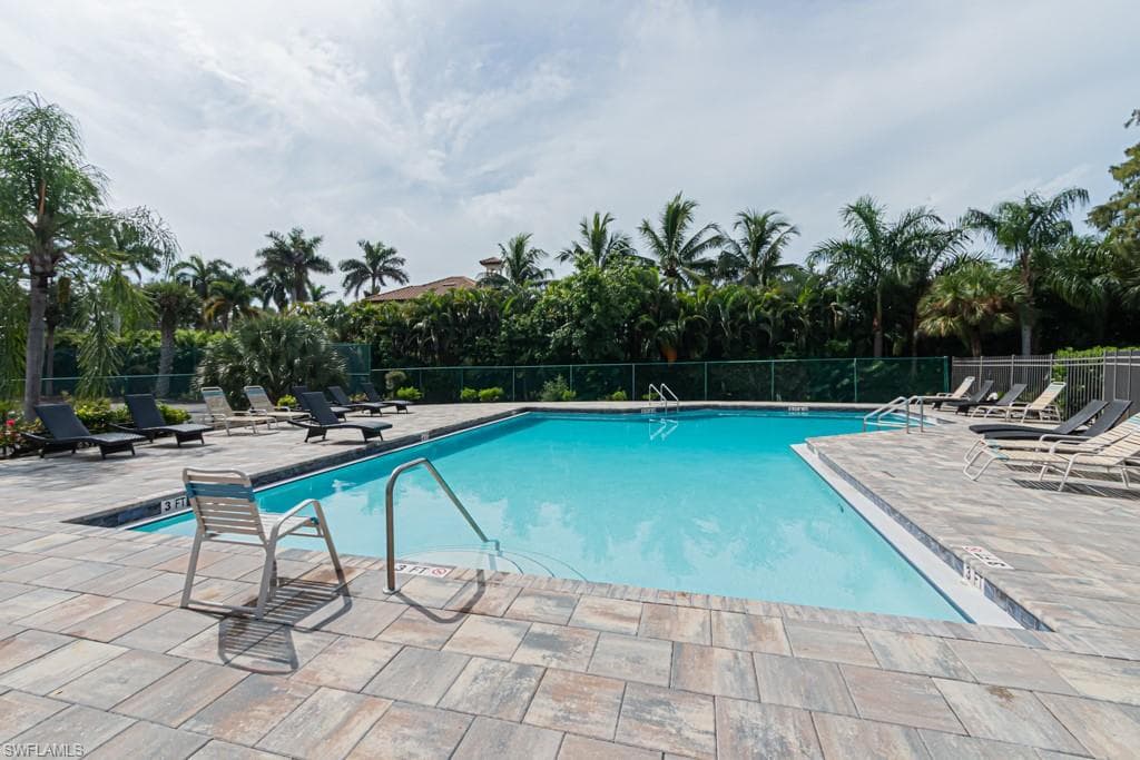 4544 Court Way 18d, Naples, FL 34109-43