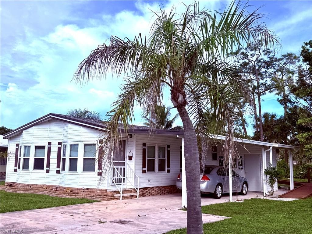 10341 Wales Loop, Bonita Springs, FL 34135-1