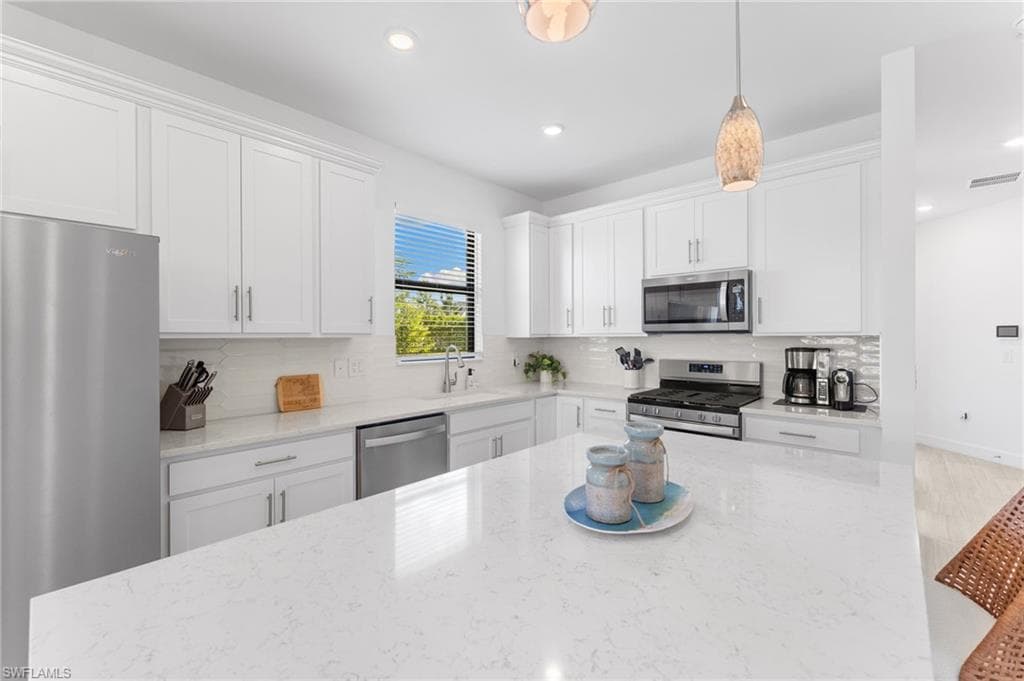 1851 Mesa Ln, Naples, FL 34120-4