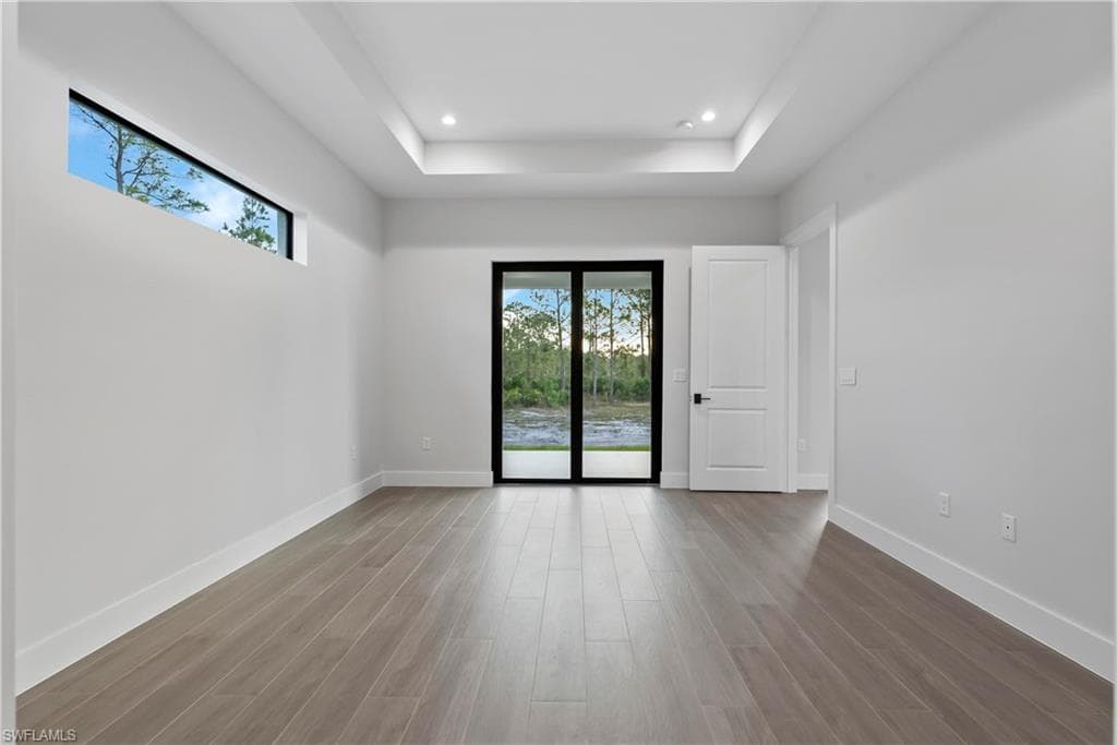 5827 Desoto N Blvd N, Naples, FL 34120-11