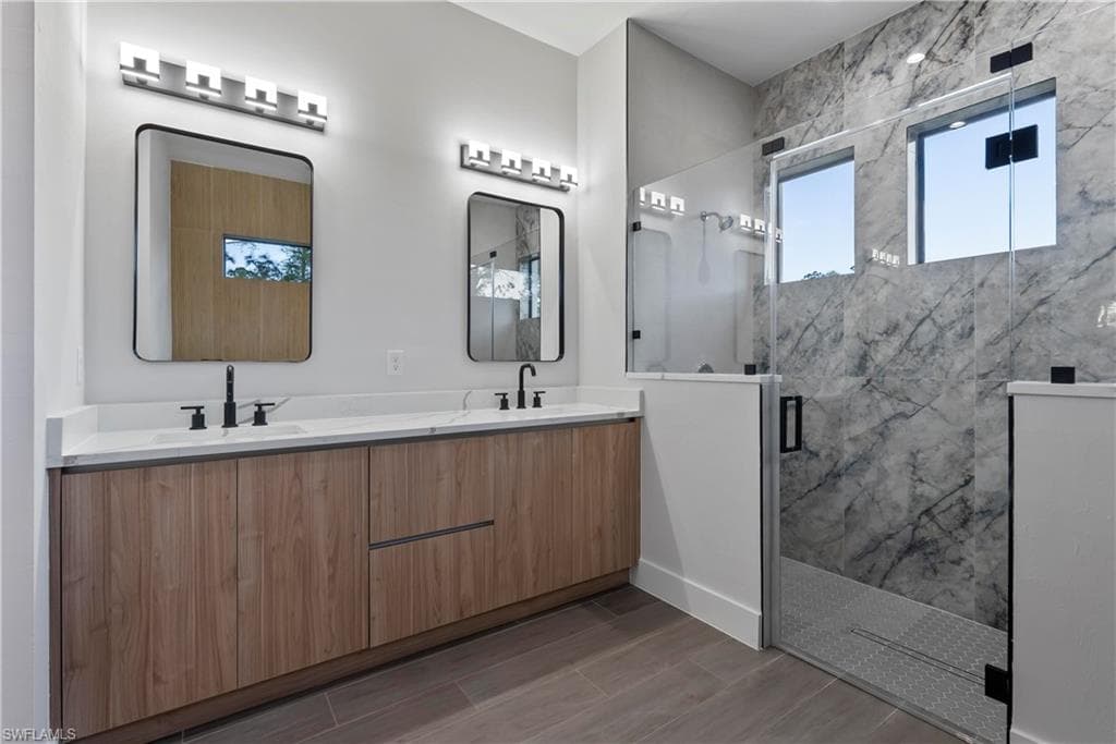 5827 Desoto N Blvd N, Naples, FL 34120-15