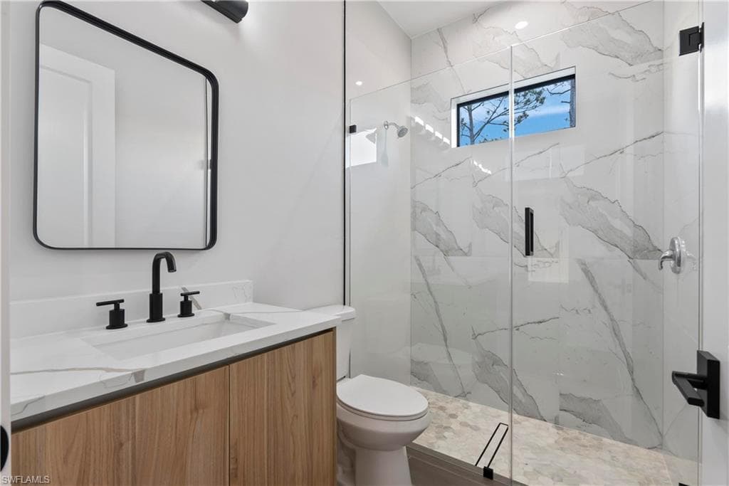 5827 Desoto N Blvd N, Naples, FL 34120-19