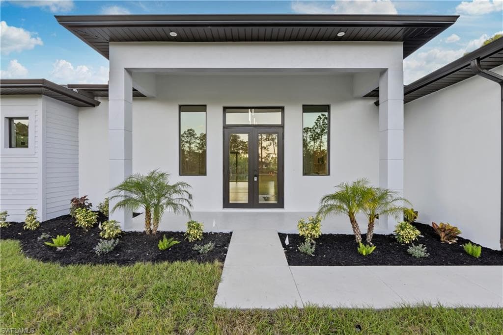 5827 Desoto N Blvd N, Naples, FL 34120-2