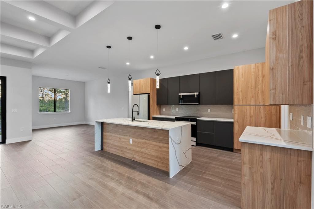 5827 Desoto N Blvd N, Naples, FL 34120-5