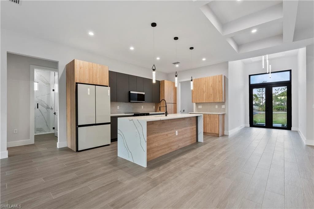 5827 Desoto N Blvd N, Naples, FL 34120-6