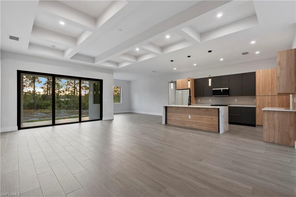 5827 Desoto N Blvd N, Naples, FL 34120-7